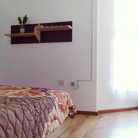 Big Apartment Near The Sea + Kitchen, Wifi &Ac Appartamento Nesebar